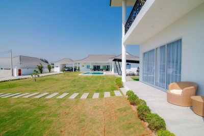 Luxury new pool villa 5 bed 5 bath FREEHOLD soi 112 up Hua Hin Ready to move in