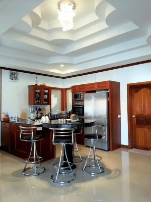 Big pool villa 4 bed room soi 70 near city Hua Hin