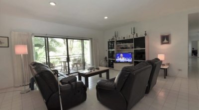 Palm Hills 3 bed 3 bath 262 sq.m apartment Hua Hin