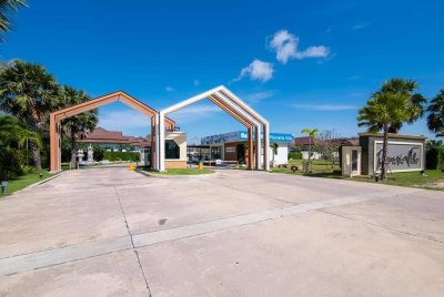 Luxury brand new pool villa north Hua Hin