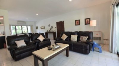 Palm Hills 3 bed 3 bath 262 sq.m apartment Hua Hin