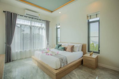 Luxury brand new pool villa north Hua Hin