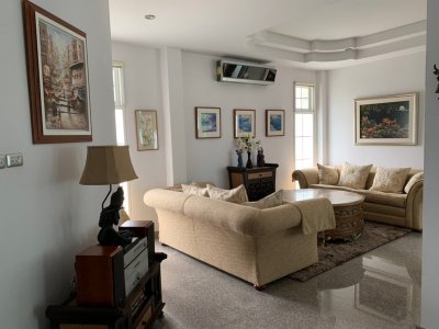 Beautiful pool villa north Hua Hin near Palm Hills