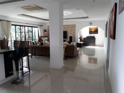 Palm hills golf club apartment 3 bed 3 bath 262 sqm Hua Hin
