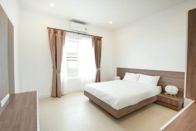 Luxury brand new pool villa near city soi 70 Hua Hin