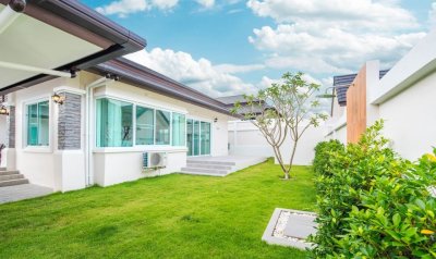 Luxury brand new pool villa near city soi 70 Hua Hin