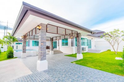 Luxury brand new pool villa near city soi 70 Hua Hin