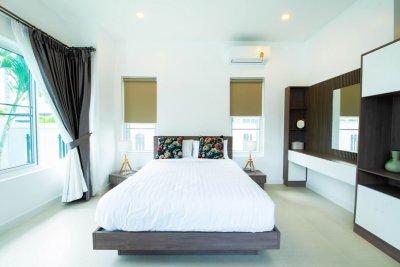 Luxury brand new pool villa near city soi 70 Hua Hin