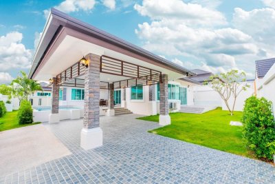 Luxury brand new pool villa near city soi 70 Hua Hin