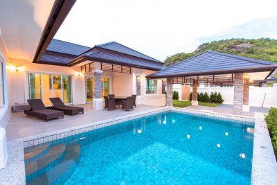 Luxury brand new pool villa near city soi 70 Hua Hin