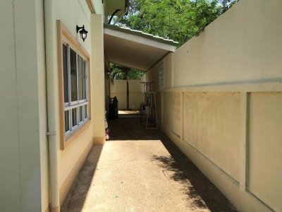 Large pool villa near black mountain golf club