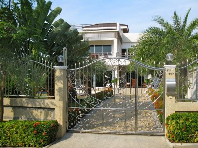 Pool villa soi 56 near downtown Hua Hin