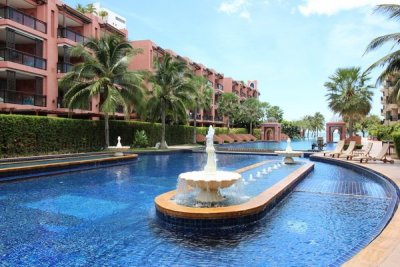 Marrakesh Hua Hin Resort & Spa 4 ben on the beach in city
