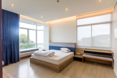 4 bedroom penthouse for sale at the Wanwale project Hua Hin