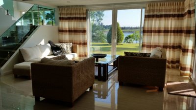 Large villa with pool at Lake Palm Hills Golf Club