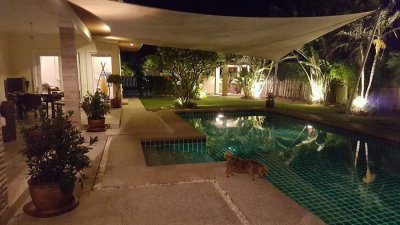 Large pool villa 250 sqm soi 88 in Hua Hin
