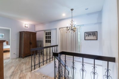 Centrally located Good Quality 7 Bed Guesthouse