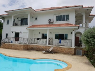 Luxury pool villa 503 sqm for Sale soi 6 for sale or rent