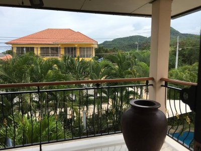 Luxury pool villa south Hua Hin 299 sqm