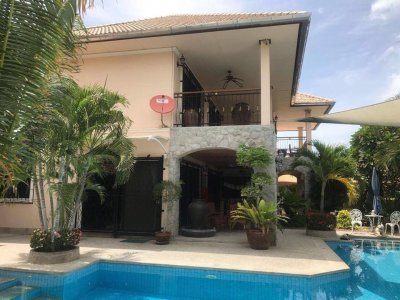Luxury Large pool villa 299 sqm south of Hua Hin