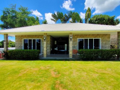 LUXURY PALM HILLS GOLF LAKEFRONT HOME HUA HIN