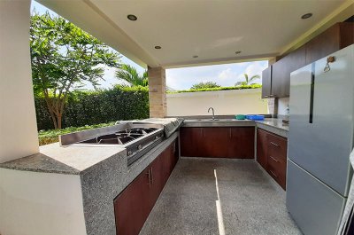 Luxury brand new pool villa north near Palm Hills Hua Hin