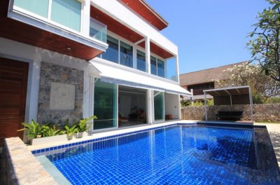 Beachfront Luxury Pool Villa Cha-Am