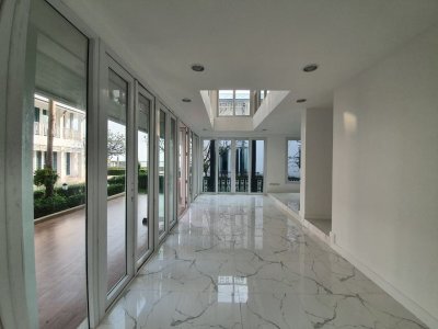 Beautiful Beachfront pool Villa
Takiab Beach Hua Hin