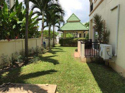 Large pool villa near black mountain golf club