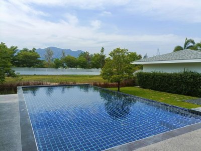 Chaum Haus Luxury brand new pool villa near beach in Cha-Am