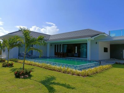 Luxury brand new pool soi 70 near city Hua Hin