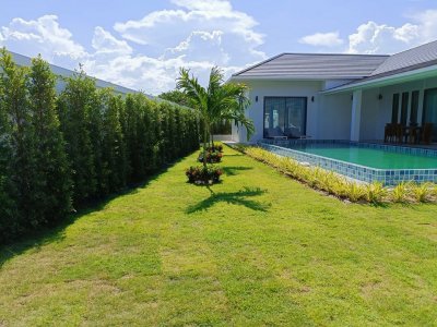 Luxury brand new pool soi 70 near city Hua Hin