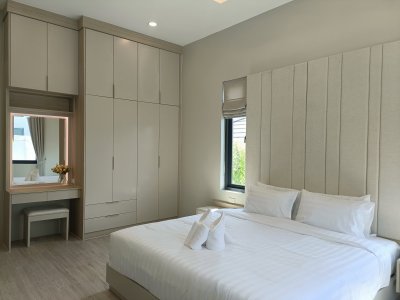 Luxury brand new pool soi 70 near city Hua Hin