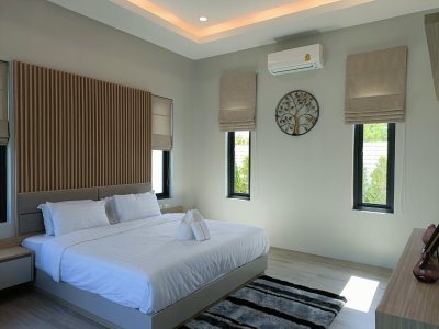 Luxury brand new pool soi 70 near city Hua Hin