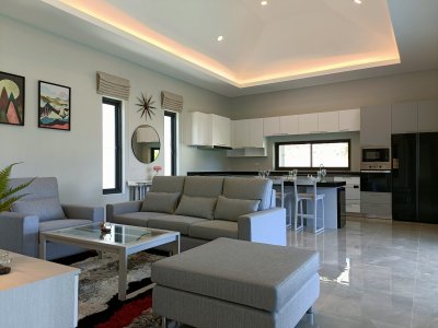 Luxury brand new pool soi 70 near city Hua Hin