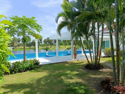 Luxury big pool villa in Palm Hills golf resort Hua Hin
