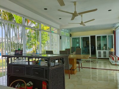 Luxury big pool villa in Palm Hills golf resort Hua Hin