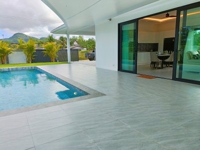 🔥H😊t Deal🔥🔥 Brand New Luxury
Pool Villa
🔥
7.9 Million Baht @ Hua Hin , 🇹🇭 (Ready to Move in)