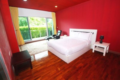 Hua Hin Baan Sanpluem City at the beach