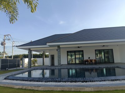 🔥H😊t Deal🔥🔥Brand New Luxury Pool Villa in Black Mountain
8,500,000 Baht 🔥@ Hua Hin ,Thailand 🇹🇭 (Ready to move in )