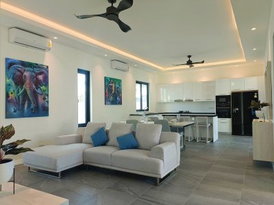 🔥H😊t Deal🔥🔥Brand New Luxury Pool Villa in Black Mountain
10,500,000 Baht 🔥@ Hua Hin ,Thailand 🇹🇭
(Ready to move in )