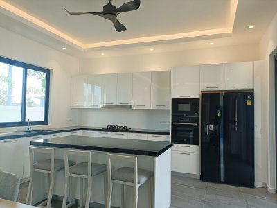 🔥H😊t Deal🔥🔥Brand New Luxury Pool Villa in Black Mountain
8,500,000 Baht 🔥@ Hua Hin ,Thailand 🇹🇭 (Ready to move in )