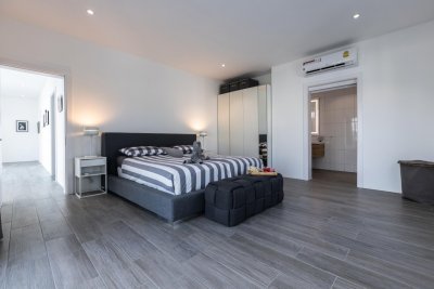 🔥H😊t
Deal🔥🔥 Beautiful Luxury Pool Villa north Hua Hin
16,000,000 Baht 🔥@,Thailand 🇹🇭 (Ready to move in )