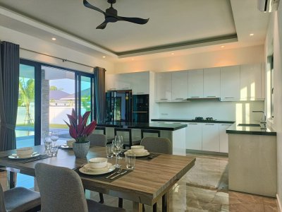 🔥H😊t Deal🔥🔥Brand New Luxury Pool Villa in Black Mountain
8,500,000 Baht 🔥@ Hua Hin ,Thailand 🇹🇭 (Ready to move in )