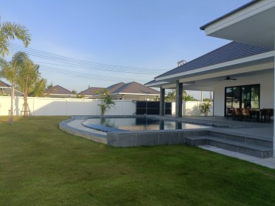 🔥H😊t Deal🔥🔥Brand New Luxury Pool Villa in Black Mountain
8,500,000 Baht 🔥@ Hua Hin ,Thailand 🇹🇭 (Ready to move in )