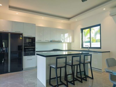 🔥H😊t Deal🔥🔥Brand New Luxury Pool Villa in Black Mountain
8,500,000 Baht 🔥@ Hua Hin ,Thailand 🇹🇭 (Ready to move in )