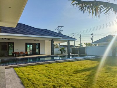 🔥H😊t Deal🔥🔥Brand New Luxury Pool Villa in Black Mountain
10,500,000 Baht 🔥@ Hua Hin ,Thailand 🇹🇭
(Ready to move in )