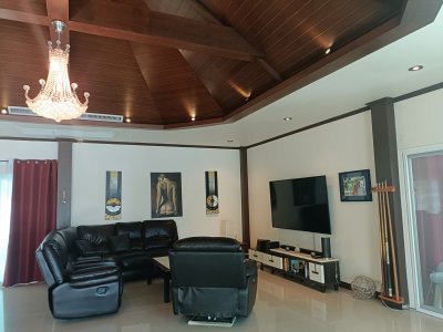 Luxury big pool villa in Palm Hills golf resort Hua Hin