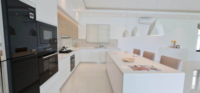 Luxury brand new pool villa north Hua Hin near Palm Hills Ready to move in