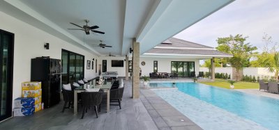 Luxury brand new pool villa north Hua Hin near Palm Hills Ready to move in